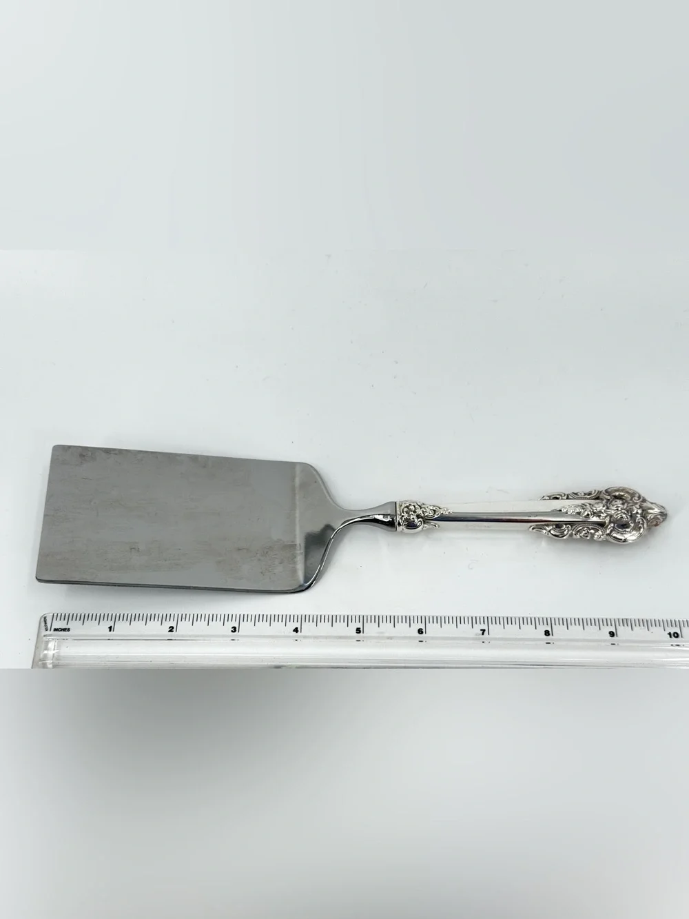 Antique lasagna server Grande Baroque Wallace Silversmiths